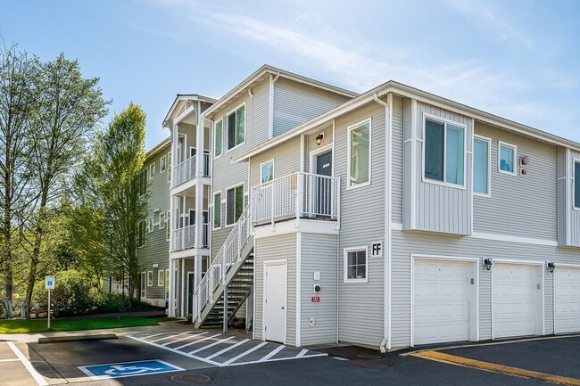 Building Photo - BOTHELL 2 BED, 2 BATH CORNER CONDO FOR REN...