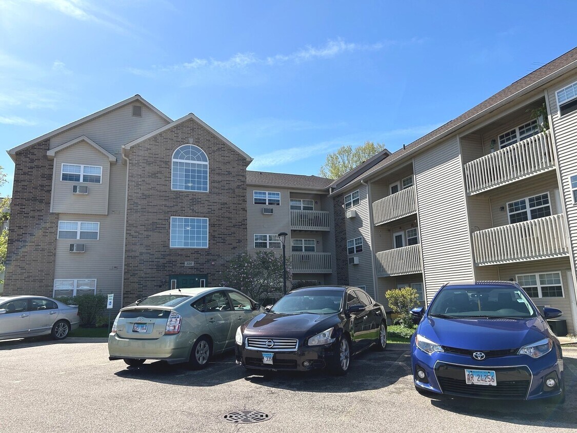 Primary Photo - 320 Cunat Blvd