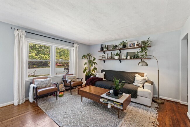 Building Photo - Kings Grant - Single Family Home in Little...