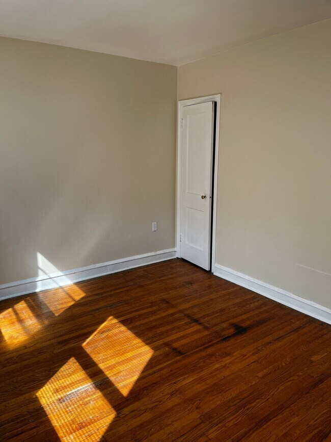 Foto del edificio - 6914 Kindred St