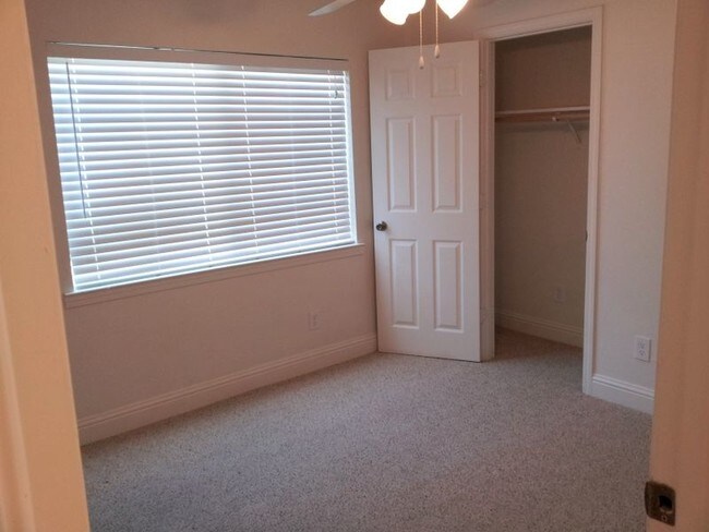 Building Photo - 2725 Alcala St
