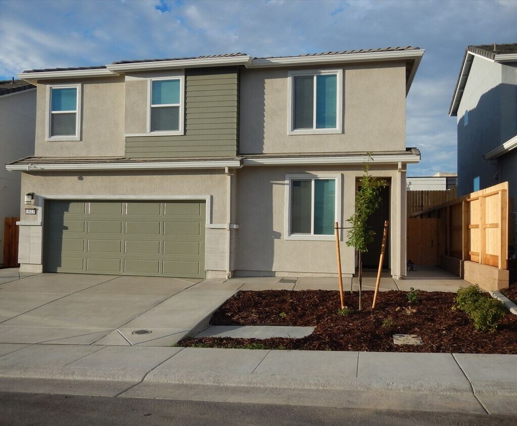 Foto principal - 3613 Misty Lake Dr