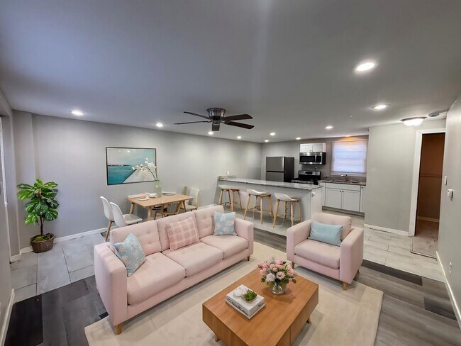 Photo - 114 1/2-26-22 S 6th St Apartment