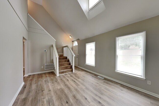 Building Photo - 7135 Cabe Ln