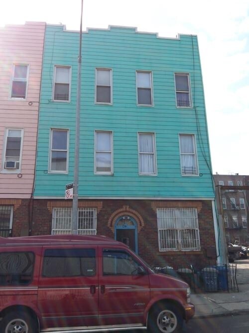 Primary Photo - 126 Melrose St