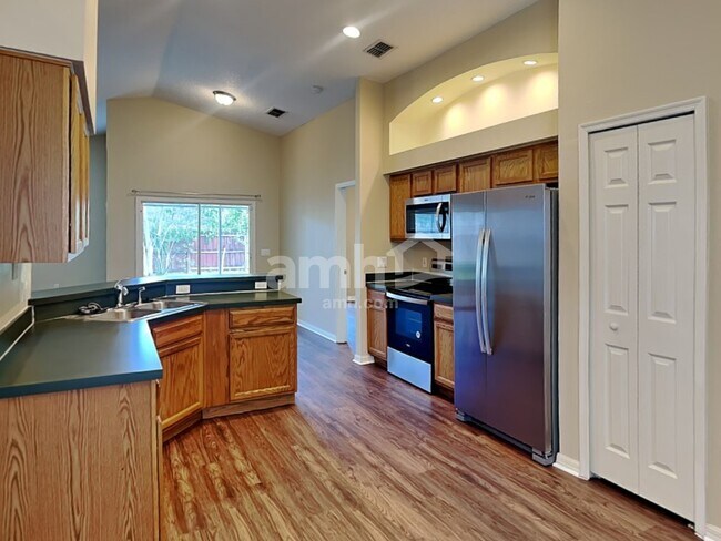 Building Photo - 2317 Stone Abbey Blvd