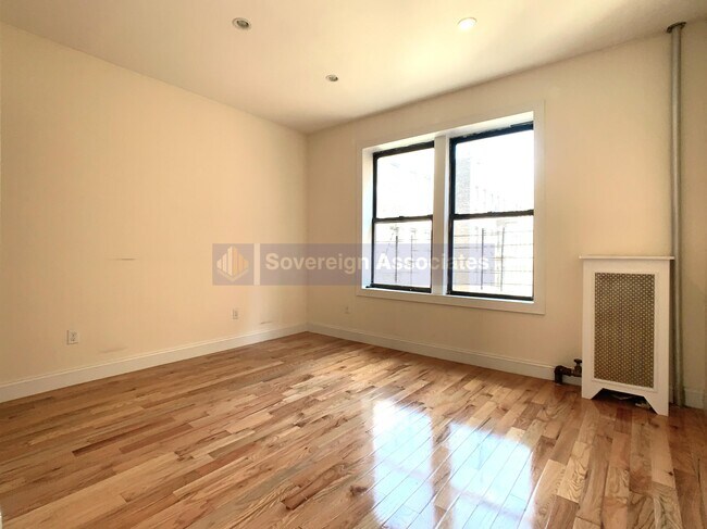 Foto del edificio - 270 Fort Washington Ave
