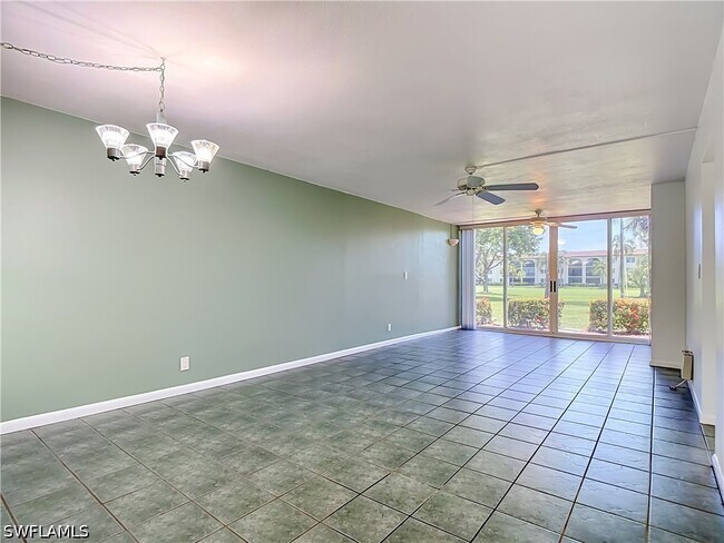 Foto del edificio - 1086 Forest Lakes Dr
