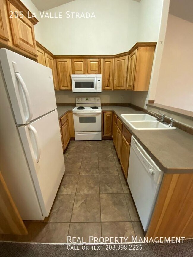 3 bedroom Townhouse 1 Car Garage House for Rent in 3 bedroom Townhouse 1 Car Garage House for Rent in