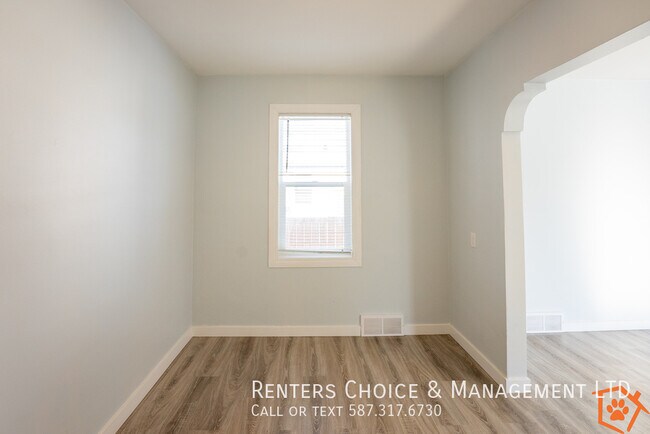 Photo du bâtiment - Cat Friendly Main Floor Suite with Garage