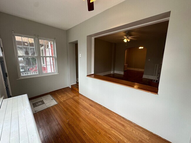 Building Photo - Three large size Bedrooms with ample close...