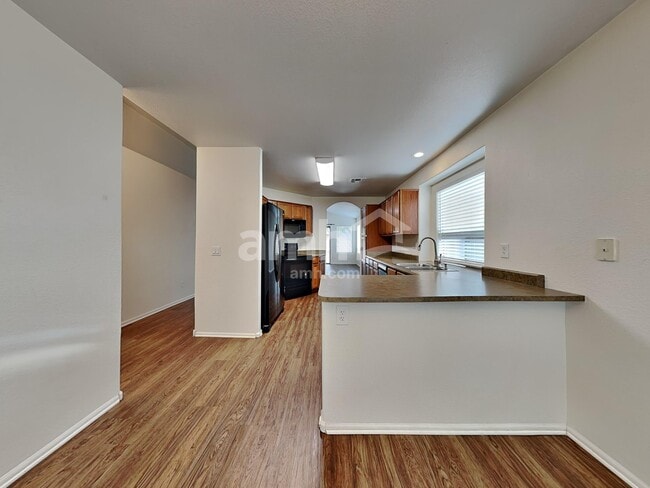 Building Photo - 15848 W Linden St