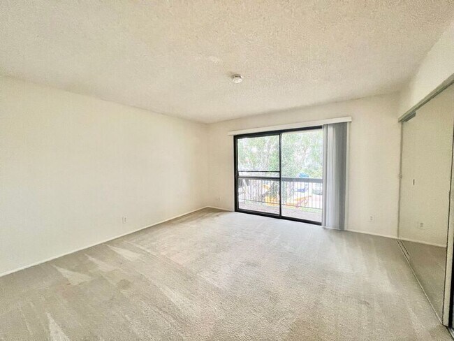Building Photo - 3575 Monair Dr