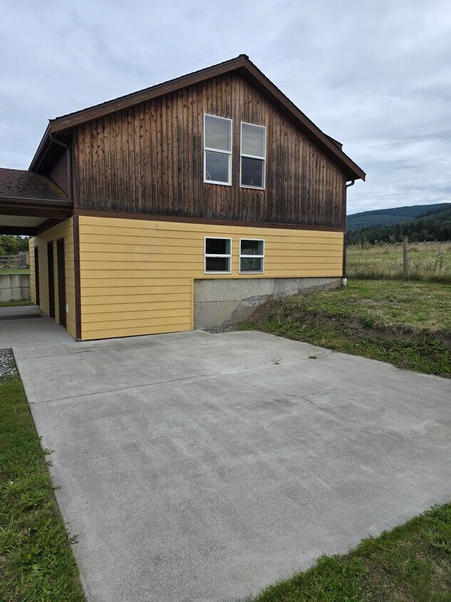 Primary Photo - Charming Apartment in Sequim
