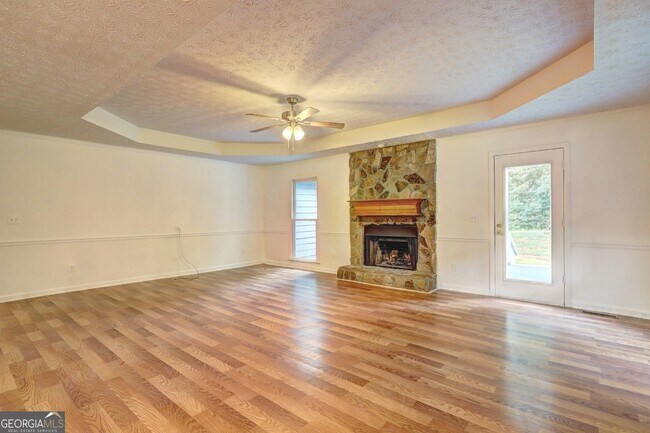 Building Photo - 461 Jack Neely Rd