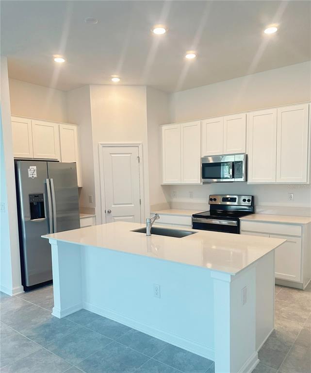 Building Photo - 957 Waterfall Blvd