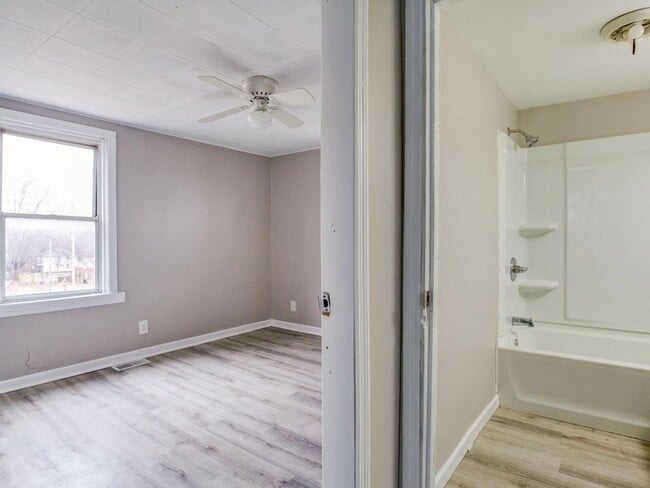 Foto del edificio - 3 Bedroom Home in Aliquippa