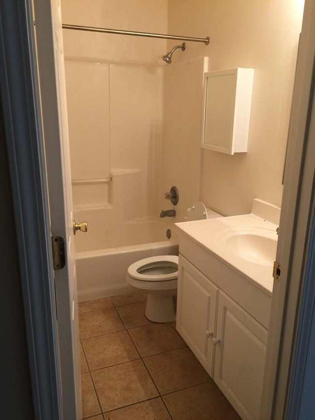 Building Photo - Oxford Place Apartments