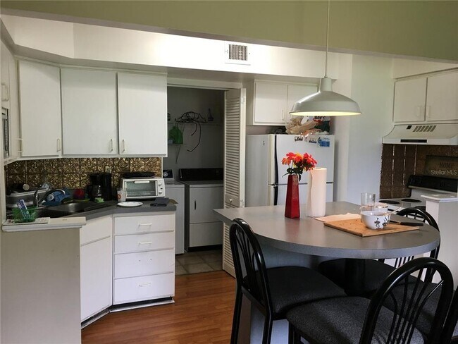 Foto del edificio - 2601 SW Archer Rd