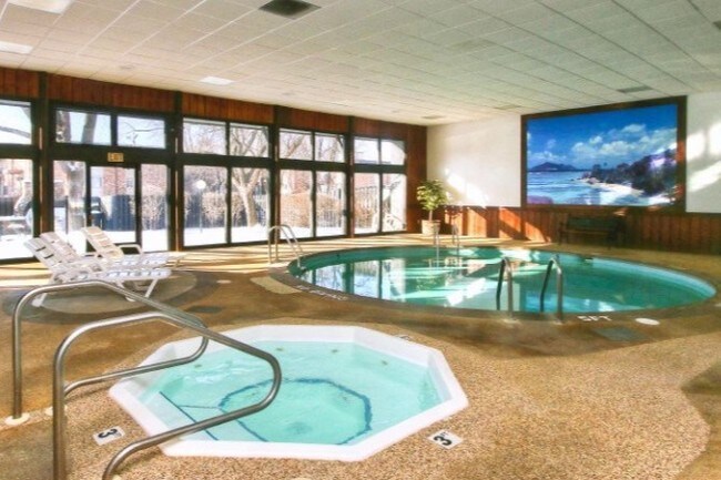 Pool and Jacuzzi - 181 Little Canada Rd E