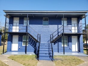 Building Photo - 2218 Murchison Rd
