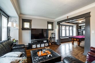 Building Photo - 1829 E Kenwood Blvd