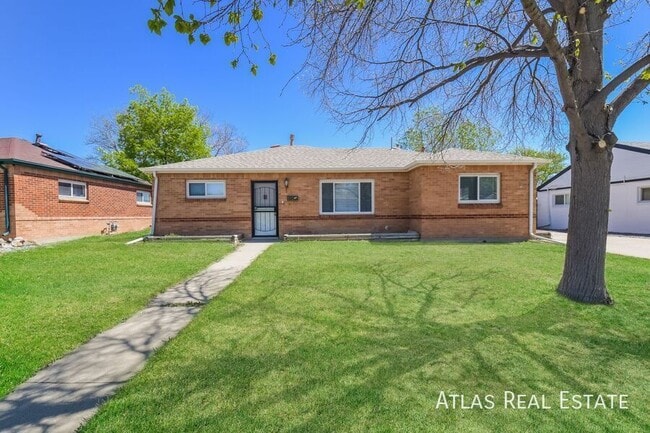 Building Photo - 9240 Lillian Ln