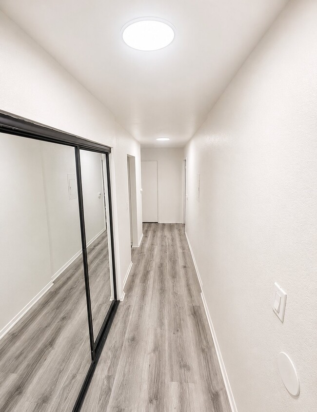 Photo - 7040 Haskell Ave (Los Angeles, CA) Apartment