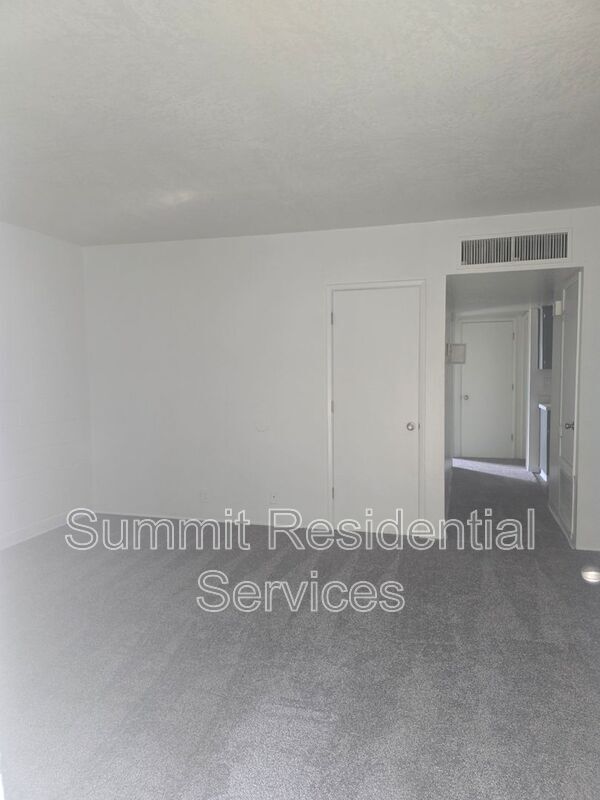 Building Photo - 2230 E Fort Lowell Rd