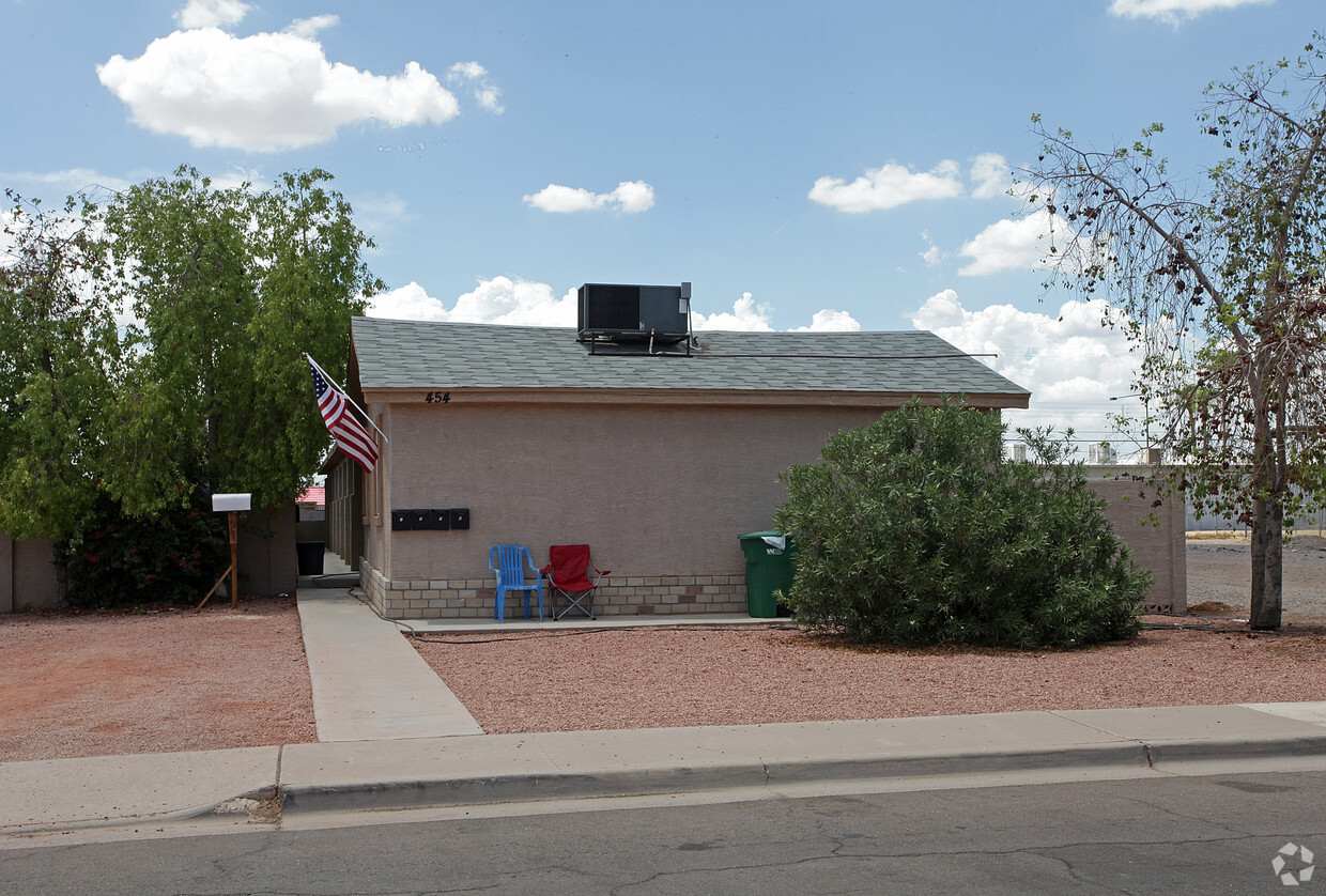 Primary Photo - 454-464 S Washington St