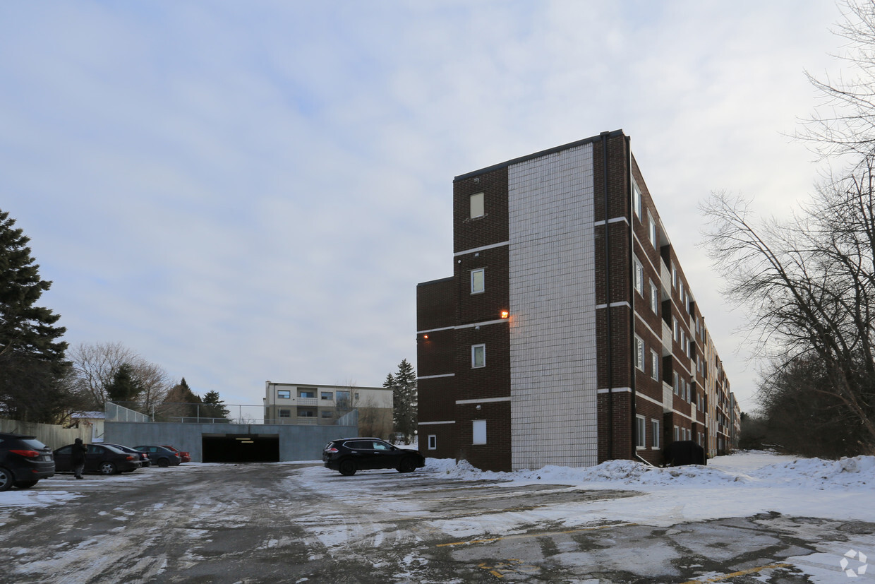 Photo du bâtiment - 10 Birkshire Ct