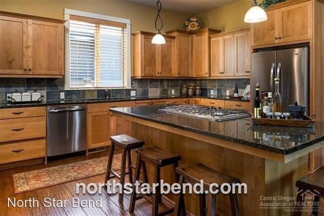 Building Photo - 4 br, 3 bath House - 19693 SW Harvard Pl