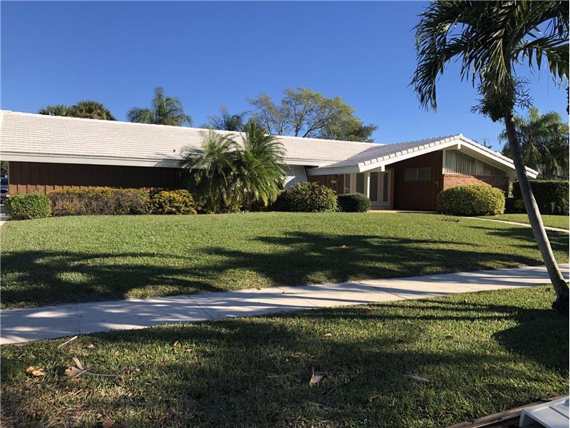 Primary Photo - 425 Privateer Rd