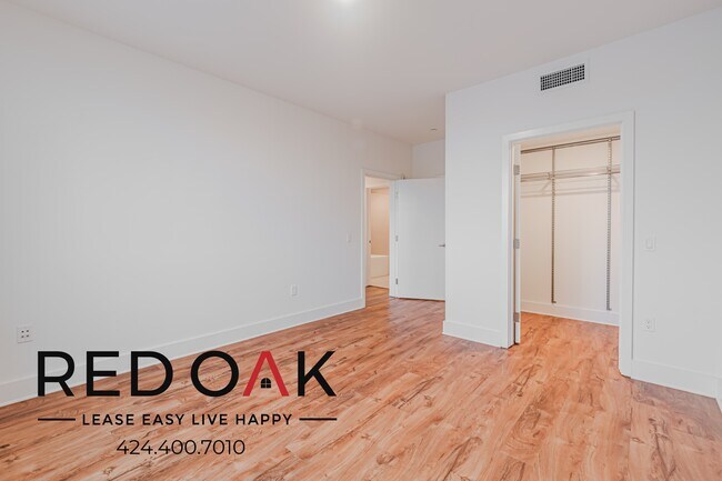 Foto del edificio - 5727 La Mirada Ave