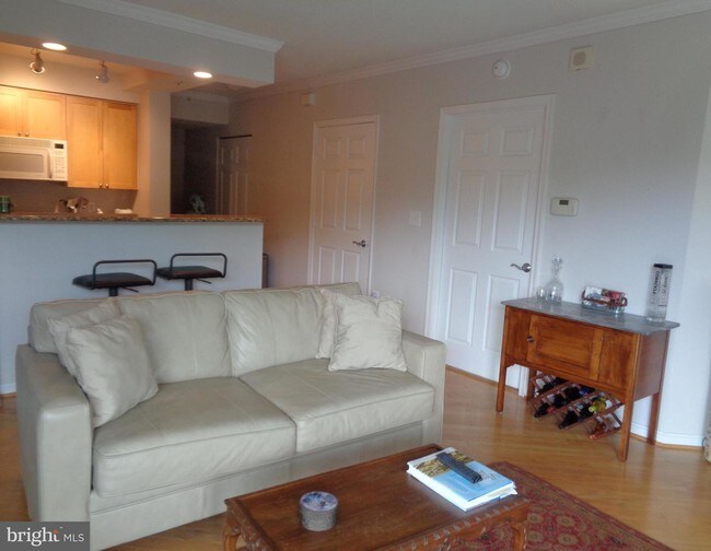 Foto del edificio - 3101 N Hampton Dr
