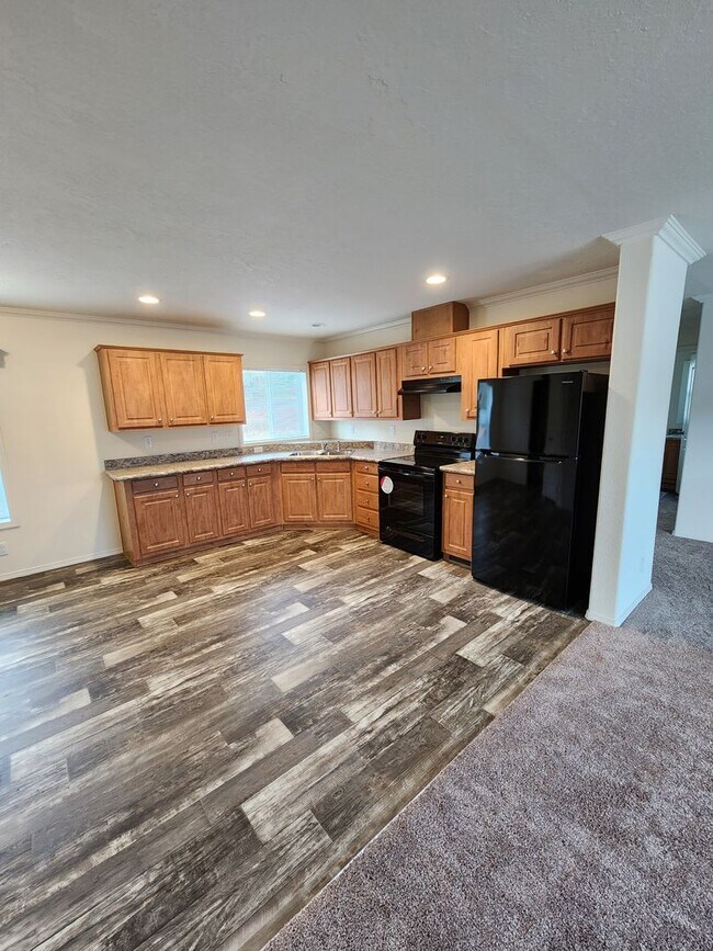 Foto del edificio - 3 bedroom 2 bath home in Bucoda WA