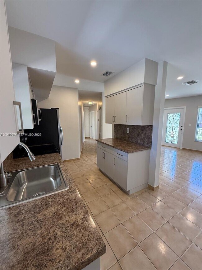 Foto del edificio - 11325 NW 59th Ct