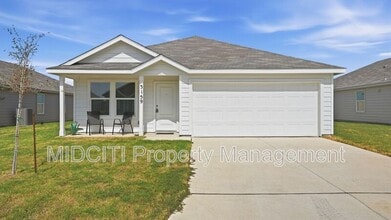 Building Photo - 3159 Dispatch Dr