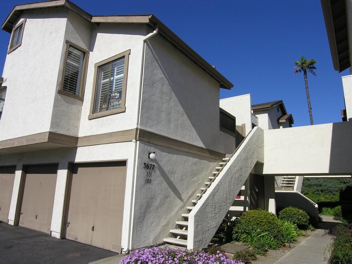 Foto del edificio - 3677 Avocado Village Ct