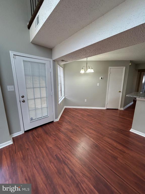 Foto del edificio - 14103 Lauren Ln