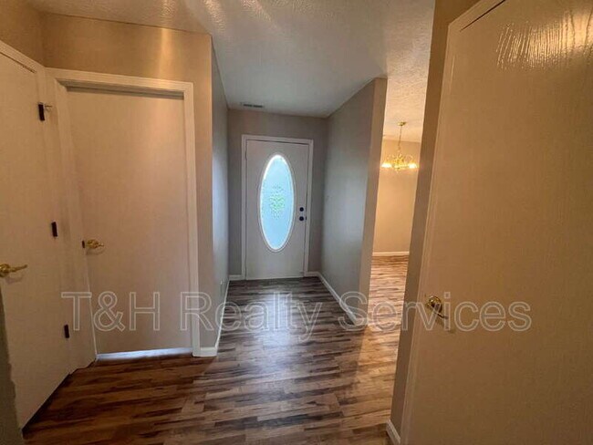 Foto del edificio - 4448 Victory Cir