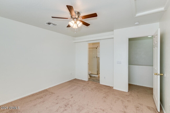 Foto del edificio - 4432 N 113th Dr