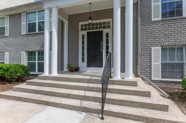 Foto del edificio - 4315 Plaza Gate Ln S