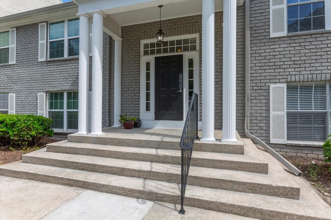 Building Photo - 4315 Plaza Gate Ln S