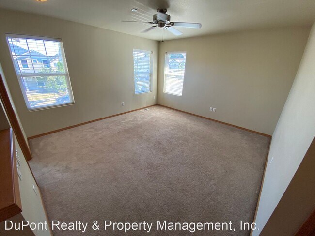 Building Photo - 3 br, 2.5 bath House - 3447 Peterson Street