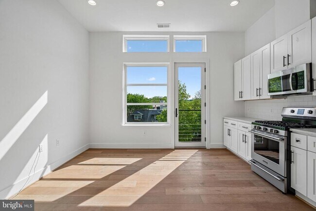 Foto del edificio - 4308 Georgia Ave NW