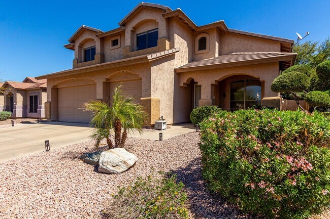 Building Photo - Spacious 4BR House in Glendale