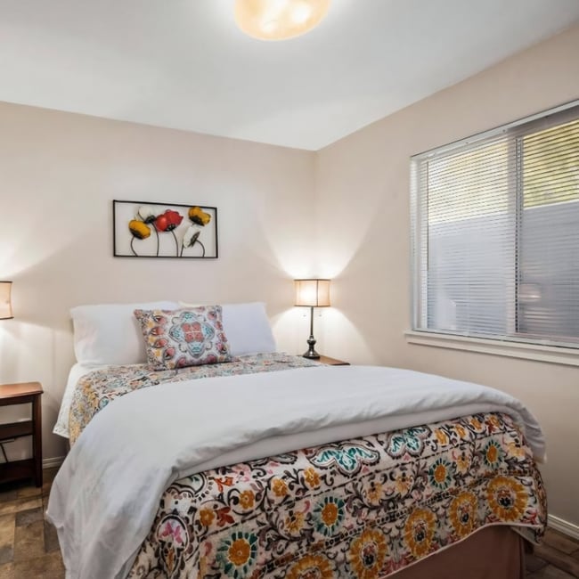 Building Photo - 1410 E Ash Ave