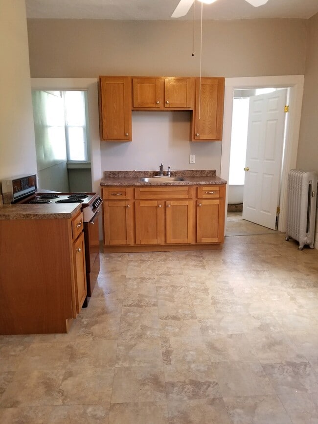 Building Photo - 24 Ruggles St