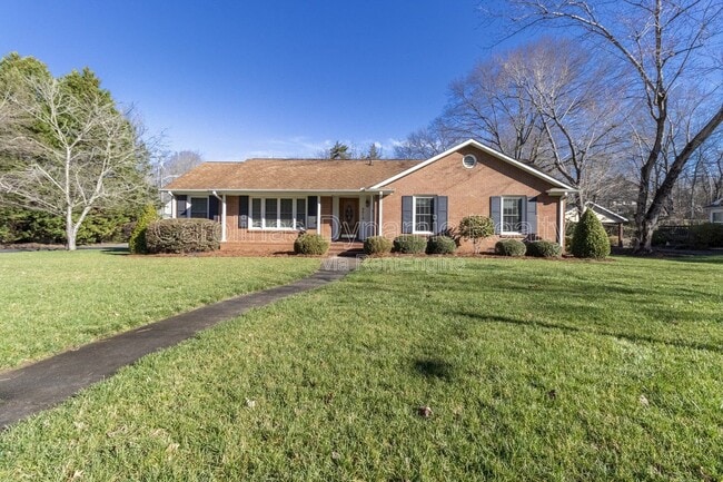 Building Photo - 6618 Castlegate Dr